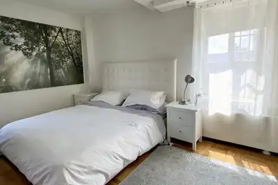 Image de Quiet Large Top Floor Apartment