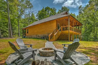 Image de Golden Hour - Ev Car Charger | Pet Friendly | Fire pit | Newly Built Modern Mountain Home