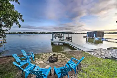 Image de Lakefront Home < 3 Miles to Historic Granbury!