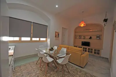 Mansion downtown luxury style 3 bedrooms street view