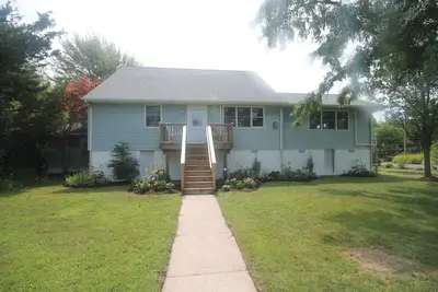 Image de Spacious 4 bedroom 2 and 1/2 bath home located just a short walk to the Cape May Point Beaches