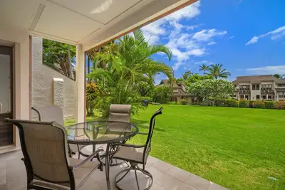 Image de 1Br 1Ba Kahala Tropical Dream, Pool, Garden View 513