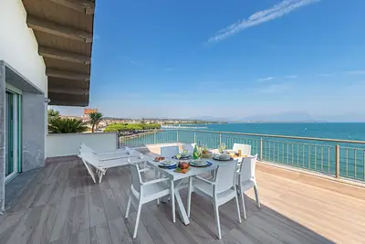 Residenza Miralago with pool - Penthouse with lake view