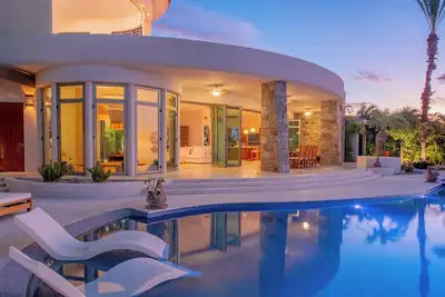 Image de Luxury Fundadores Oceanview Villa – Private Pool, Pickleball Courts, Sleeps 16+