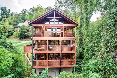 Image de 3 Deck Cabin-Dollywood🎡Pigeon Forge📍Close To Attractions 🔥Hottub⛰️Gsmnp