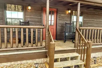 Image de Cabin at the entrance of Standing Stone State Park and near Dale Hollow Lake.