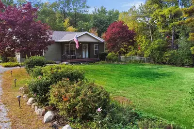 Image de Picturesque Family Getaway: Close to Beach ~ Yard!