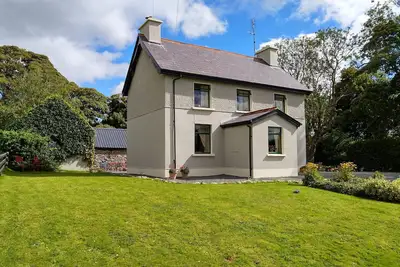 Image de Traditional 19th century farmhouse cottage.