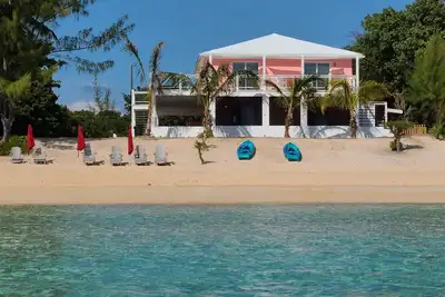 Oceanfront Trela Sands - First Floor Suite on Sandy Beach