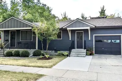 Image de Great location! A short walk to Msu and downtown! ! !