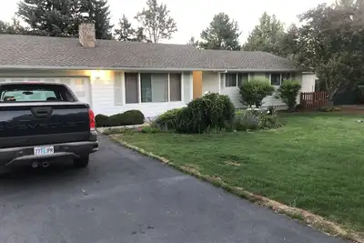 Image de Peaceful Getaway, Large Property, Close to All