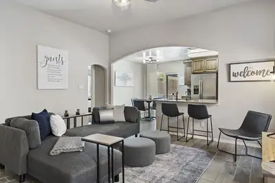 Image de Abq West/Paradise Hills Modern Living w/Extra Parking & Garage