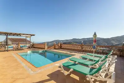 Image de Maison de vacances \"Fuente Luz Cottage\" avec vue sur les montagnes, piscine, terrasse et jardin