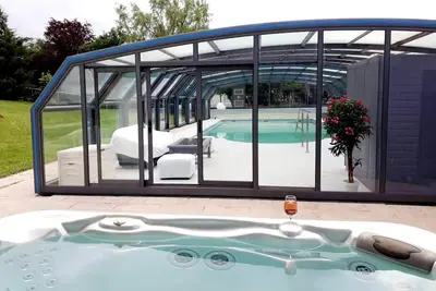 Image de Meublé avec Spa (piscine, sauna, jacuzzi) \"Les Papillons de la Bruche\" classé 3*