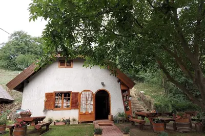 Image de 10km from Lake Balaton with a quiet idyllic location. Ideal for nature lovers