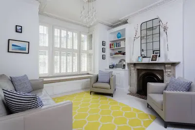 Image de Sunshine Yellows in Balham