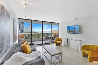 Shore to Please! Large 3 Bedroom Condo, Water and Park Views