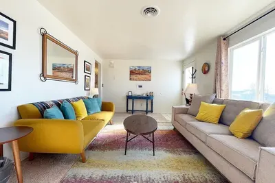 Image de Kanab Utah home with Huge fenced in backyard-Pets Welcome! Near National Parks!