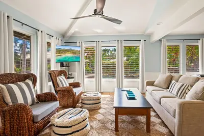 Image de koolkondo Hula Bungalow with Pool by the beach