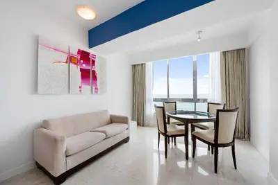 Royal Park Stylish 1br Condo with Balcony for Weekend Getaway
