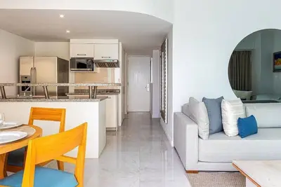 Cozy 1br Condo w a Huge Infinity Pool Ideal for Weekend Getaway