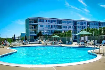 Image de Stylish 2br Jersey Shore Condo with Pool & Amenities