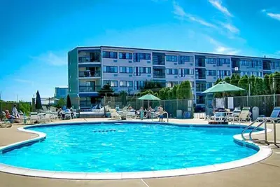 Image de Breathtaking 2br Jersey Shore Condo with Pool & Amenities