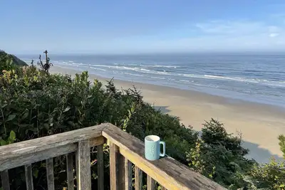 Image de Ocean Front with Spectacular Views! 2 Bedroom, 2 Bath! Seal Rock!
