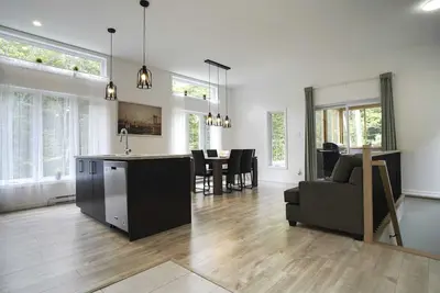 Image de Chalet le Cerf (modern, spa, Bbq, waterfront lake Lili)