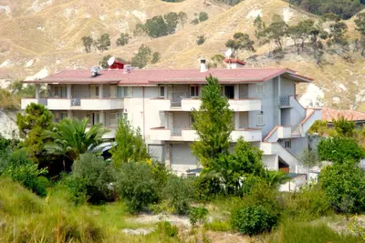 Image de Entire property with 6 independent apartments for 23 people