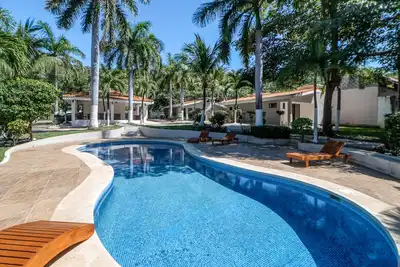 Dog-Friendly & Convenient Studio with Shared Pool, Lanai, Water Views
