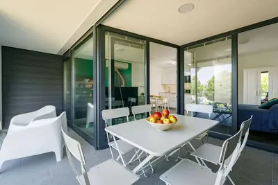 Image de Bel appartement avec climatisation, Wifi, piscine, Tv, terrasse, animaux admis et parking