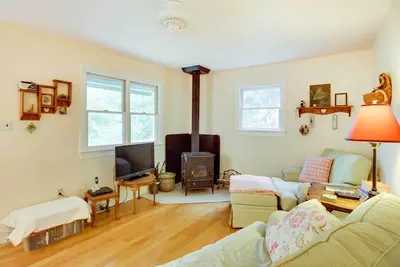Image de Cozy 'Nonny Cottage' Near Appalachian Trail!