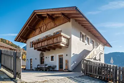 Image de Appartement \"Guntschöllerhof Völseggspitze\" avec vue sur les montagnes, Wi-Fi, balcon et jardin