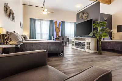 Image de #105 Unique Place Downtown Monroe