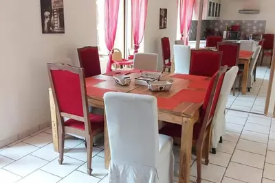 Image de Maison confortable avec balcon au cœur de Cadouin, proche de Dordogne et grands sites touristiques