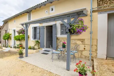 Image de Maison périgourdine avec jardin, proche de Périgueux et Brantôme, idéale pour 4 personnes