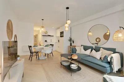 Image de Huswell - Knokke Beachfront Bliss: Stylish 2-Bedroom Apartment with Sea Views!