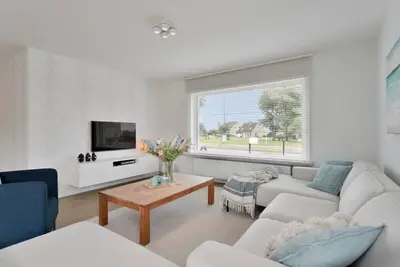Image de Huswell - Spacious seaside bungalow with garden