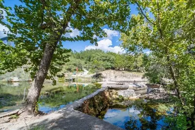 Image de Wimberley Creek-View Retreat  Spacious Home & Barn w/Porch for Reunions & Trips