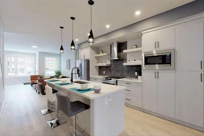 Image de Huge 1700+ sqft Luxury Home Dt Parking + Fast Wifi