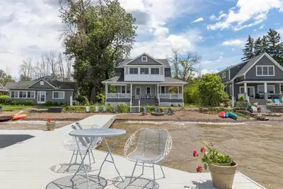 Image de Dozens of Cousins Compound: Keuka Lake Family Reunions!