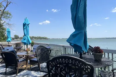 Image de Near Okoboji, Lakeside Suite on Lost Island Lake