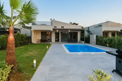 Image de Brand New Lux villa★Walk to All★Heated Private Pool★Bbq
