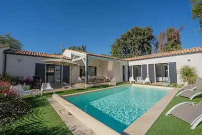 Image de Villa classée  4 étoiles de 175 m2  à 500 m de la plage de Nauzan