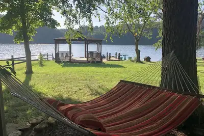 Image de Flat waterfront property near Virginia Tech/Blacksburg on Claytor Lake