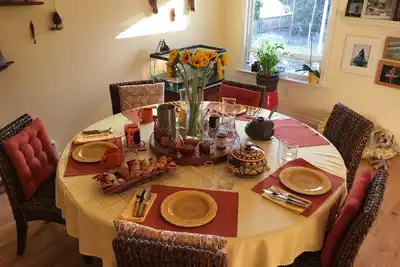 Image de A gorgeous, peaceful, romantic & child-friendly home nestled in wine country