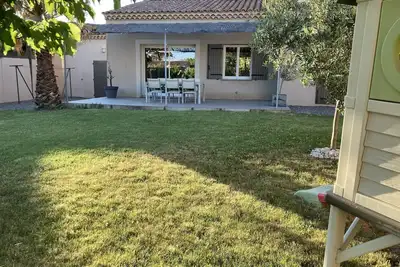 Image de Villa avec jardin dans charmant village proche d’Avignon