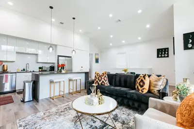 Image de Contemporary Luxe home 10mins from Dt Houston