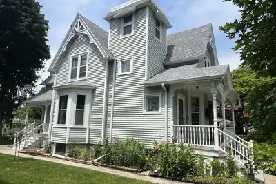 Image de Updated Victorian in the Heart of Sheboygan. Beach, Downtown, Golf, Road America